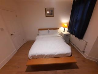 Cozy Seaview Flat - Clacton-on-Sea - 5