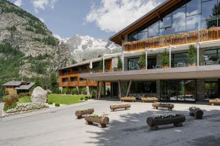 Grand Hotel Courmayeur Mont Blanc, by R Collection Hotels - 0