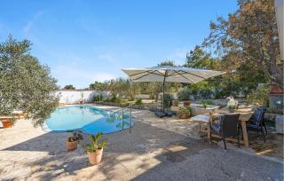 Gorgeous Apartment In Jezera - 9