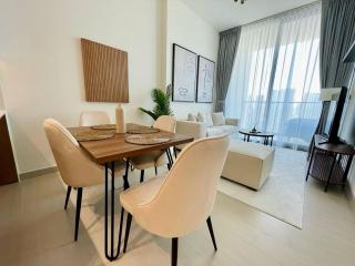 Chic Jvc 1br Pool Access, Balcony & Parking - 3