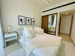 Chic Jvc 1br Pool Access, Balcony & Parking - 9