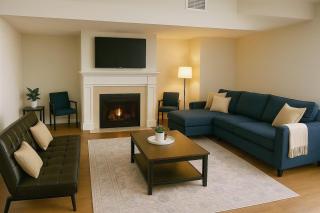 Spacious Downtown SQ Stadium, Casino, R&R HoF! - 0