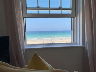 4 Crusoes - beachside apartment - St Ives - 2