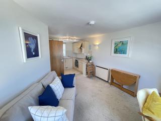 4 Crusoes - beachside apartment - St Ives - 1