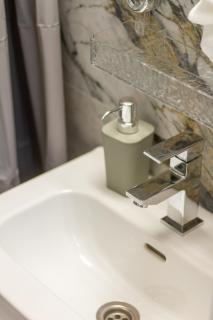 Elisabeth Nest w 2BR and AC by NW - Budapest - 1