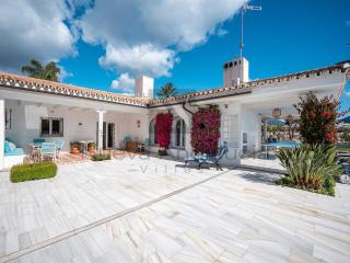 Luxury Villa on Frontline Golf - Madrid - 1