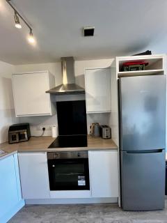 Chic 2-bed Flat - Coop Live & Ethiad - 3