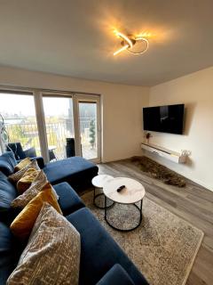 Chic 2-bed Flat - Coop Live & Ethiad - 7