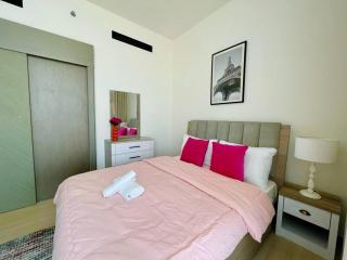 Bright 1br In Jvc Pool, Balcony & Parking - 4