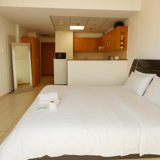 Deluxe Studio for Rent at Marina View Towers - 2