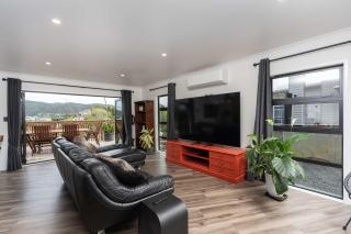 Riverside Heights Two Story Townhouse with a View - Whangarei - 2