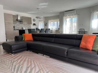 Cozy, Spacious 3 Bedroom Maisonette, 6 to 9 ppl, 1 min walk from Seafront - Marsaxlokk - 0