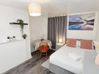 Cosy Liverpool Apartment Upto 8 Guests - Liverpool - 8