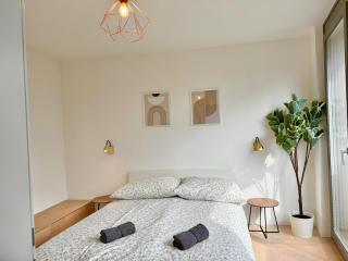 90 m2 Stylish Apartment with Free Parking - Vienne - 3