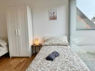 90 m2 Apartment with Balcony & Free Parking - Vienne - 0