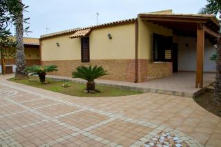 Villa La Perla by Quokka 360 - Villa in Marsala with Garden - Marsala - 0