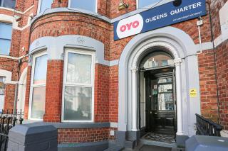 OYO Queens Quarter - 8