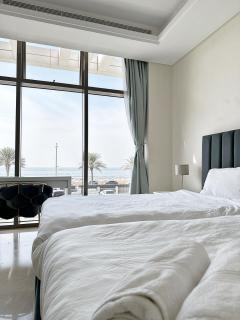 AURA -Direct Seafront 2BR-Palm - 8