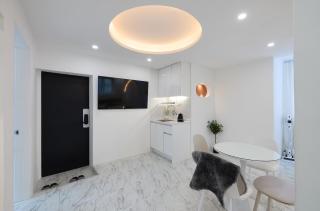 Unique house with hongdae area 2r with livingroom - Seul - 4