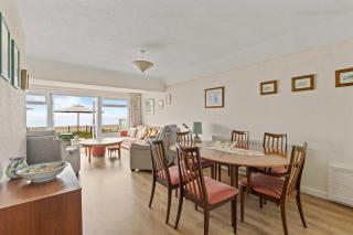 The Coastal Crab - Family-Friendly Three-Bed Beach House in Pevensey - Pevensey - 7