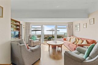 The Coastal Crab - Family-Friendly Three-Bed Beach House in Pevensey - Pevensey - 3
