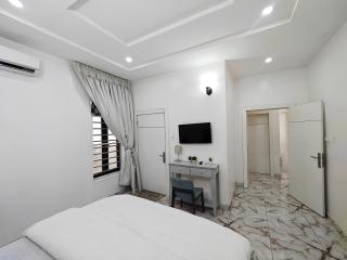 Eko City Apartment - 24hrs Power, Security, Wifi, Netflix, Fully Equipped Kitchen - Lekki - 8