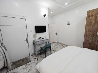Eko City Apartment - 24hrs Power, Security, Wifi, Netflix, Fully Equipped Kitchen - Lekki - 6