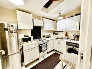 Stylish unit, heart of Bayswater - London - 8