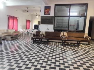 Hotel Govindam Resort - - 2