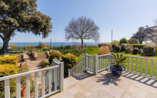 Grand Garden Apartment - The Old Vicarage - Duplex Residence, Breathtaking sea views Over Shanklin Bay - Shanklin Old Village, fantastic family getaway! - 1