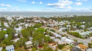 Beach Getaway w Backyard Fire Pit Golf Cart Kingfish by AvantStay - Santa Rosa Beach - 8