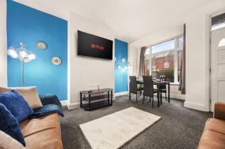 Leeds 2BR Cozy Stay - Near St James, Free Parking - Central Station - 4