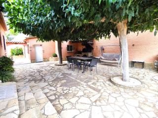 Beautiful villa with a pool - 6