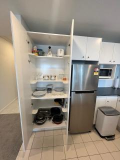 Unbeatable location with FREE parking-Limited offer - Auckland - 1