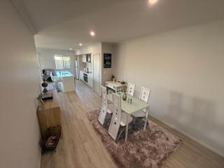 Your Coastal Haven - Brand New Home by the Bay! - Deception Bay - 1