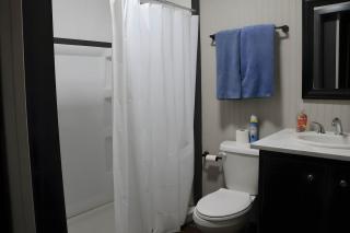 Modern Comfort Suite - Villa B - Floydada - 4