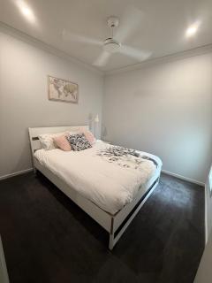 Your Coastal Haven - Brand New Home by the Bay! - Deception Bay - 5