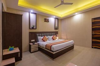 Hotel Mahajan International - Jāmb - 8