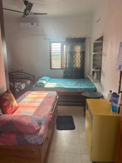 3 Beds Room for 5-6 people Stay at Cool Calm Place - Chāmundi - 9