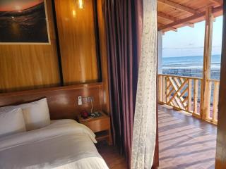 TUPTUP Resto & Resort - Ināni - 9