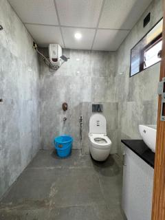 madhava residency couple friendly - Kākināda - 1