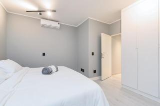 Urban Coast Retreat - 6