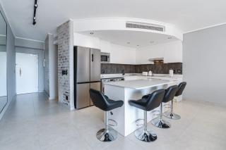 Urban Coast Retreat - 5