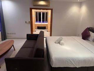 Pattaya Serenity Oasis 8BR Pool Villa for Great Vacations - Ban Nong Chaeng - 3