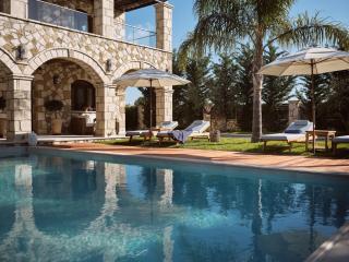 Casa Di Pietra, a Private Retreat with Heated Pool, By ThinkVilla - Gaïtánion - 6
