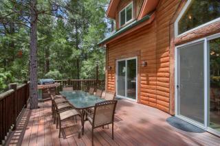 Rivercrest Lodge with Hot Tub-Pool Table-Firepit - North Wawona - 3
