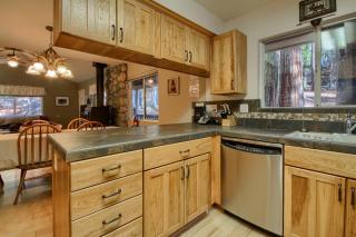 Hibernation Hideaway- Inside Yosemite- Dog Friendly - 3