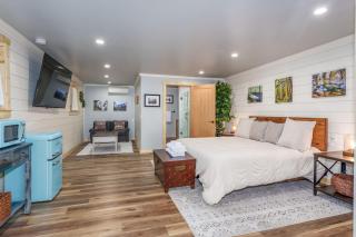 Yosemite Creekside Retreat with spa/games/EV Charger and more - Oakhurst - 1