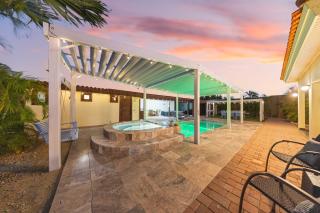 Spacious 3 Min To Beach Pool Jacuzzi Gym - Palm-Eagle Beach - 9
