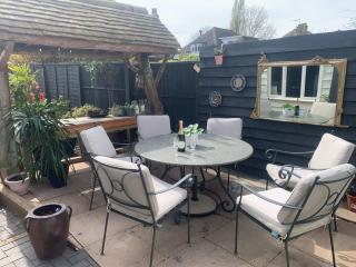 No - 48 Susanna - Stratford-upon-Avon - 1
